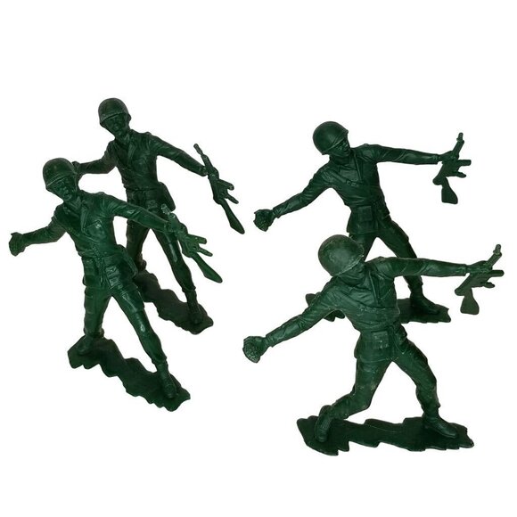 1964 Louis Marx Toy Green Army Soldiers Large 5"-6" with Guns Lot Of 4 - Picture 1 of 11